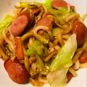 ウインナーと残り野菜で☆焼きうどん☆